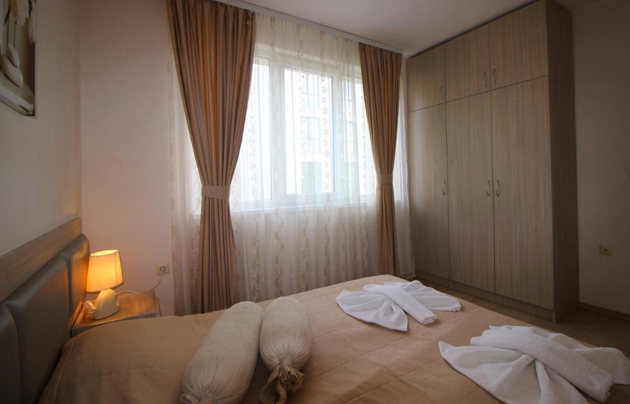 Allia Apartments Ravda Esterno foto