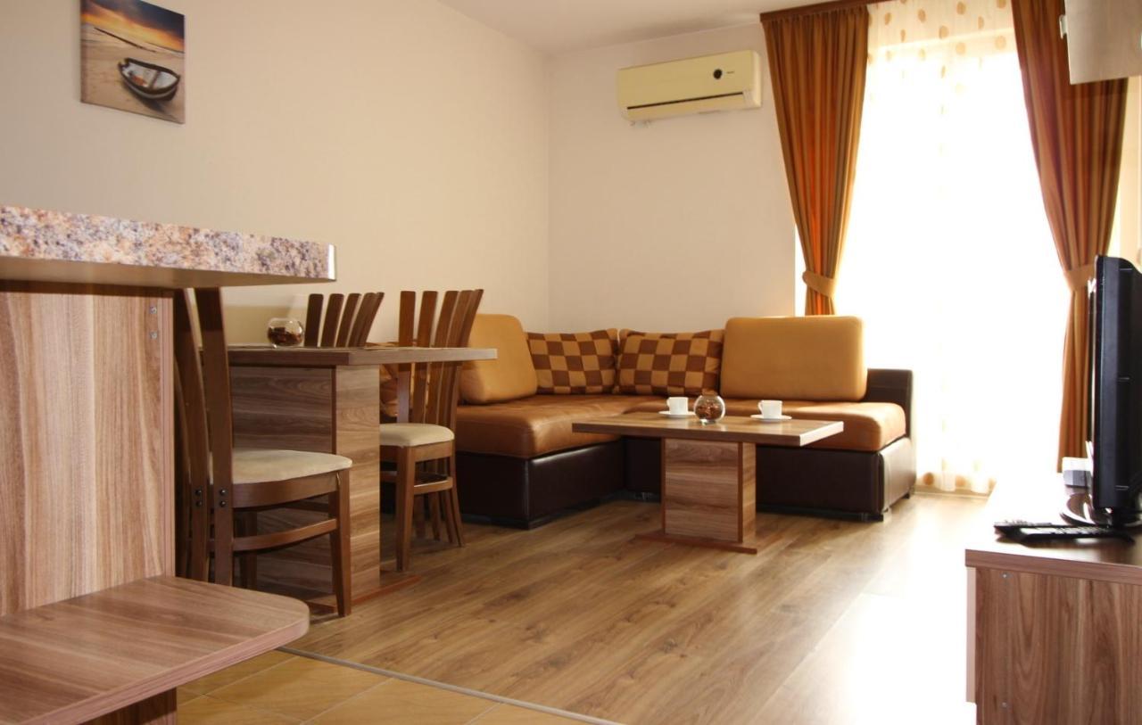 Allia Apartments Ravda Esterno foto