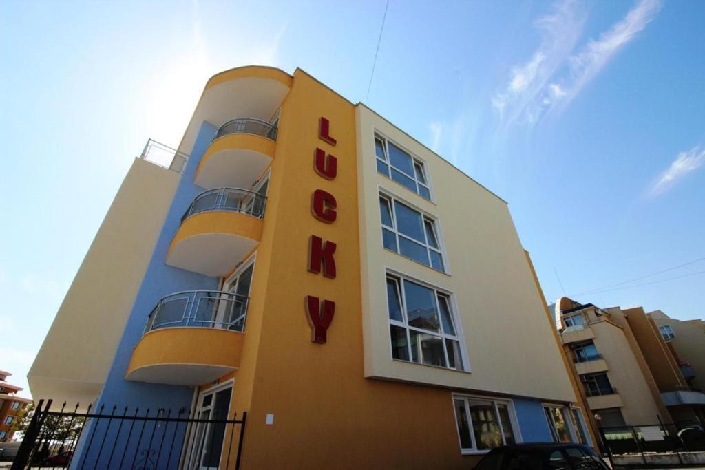 Allia Apartments Ravda Esterno foto