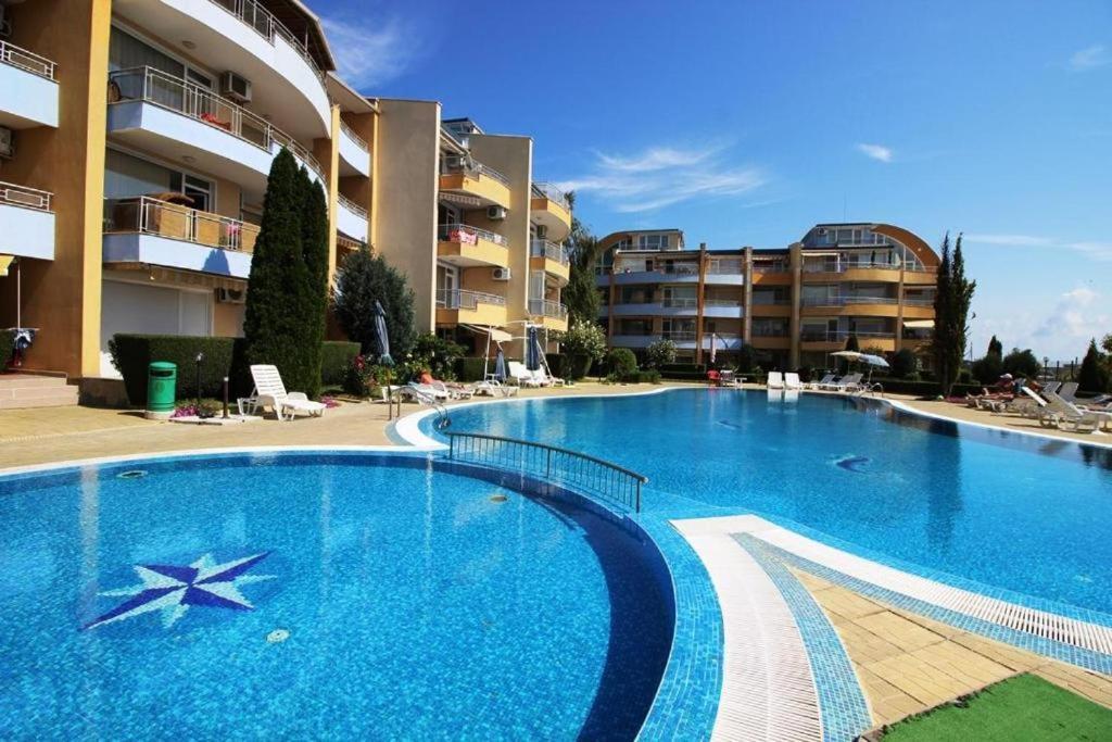 Allia Apartments Ravda Esterno foto