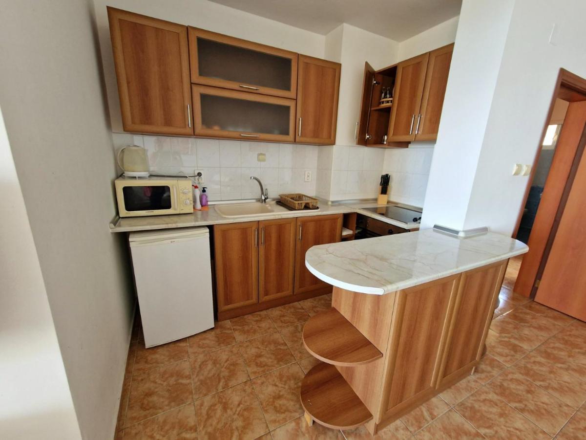 Allia Apartments Ravda Esterno foto