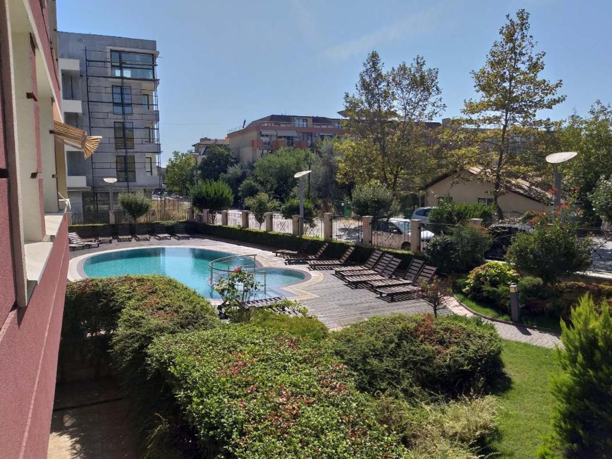 Allia Apartments Ravda Esterno foto